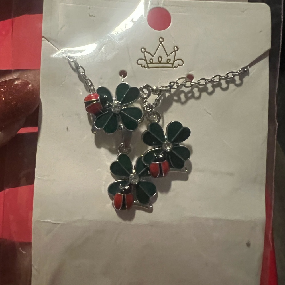 Elegant Green Four Leaf Clover Necklace/Earrings